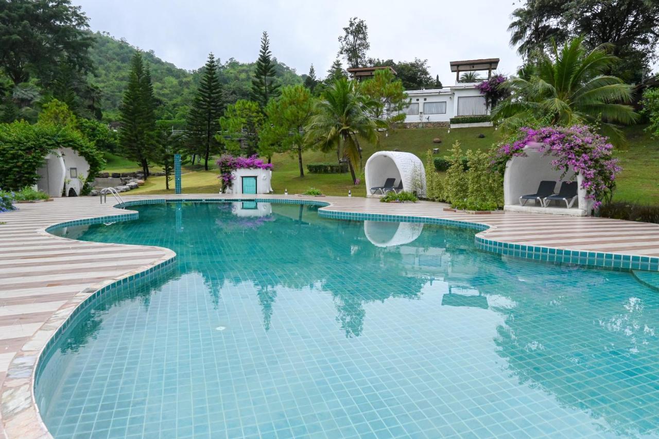 Swiss Valley Hip Resort Suan Phueng Exterior photo