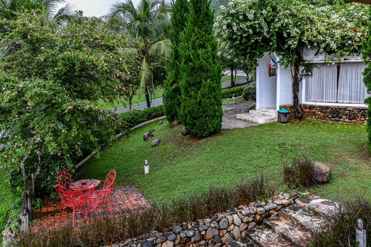 Swiss Valley Hip Resort Suan Phueng Exterior photo