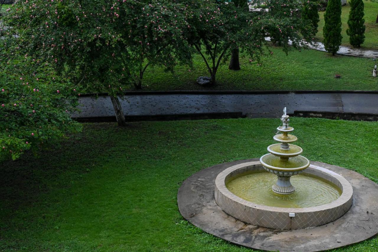 Swiss Valley Hip Resort Suan Phueng Exterior photo