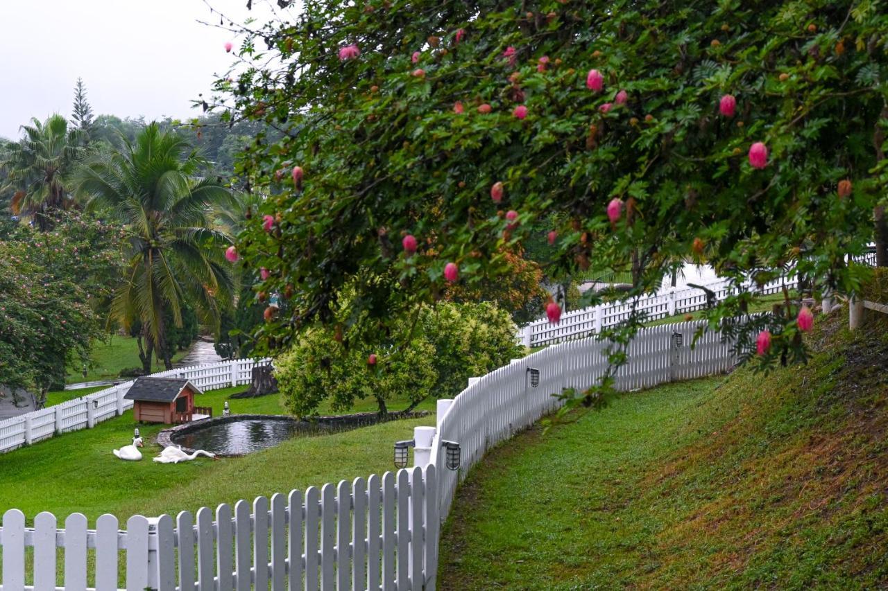 Swiss Valley Hip Resort Suan Phueng Exterior photo