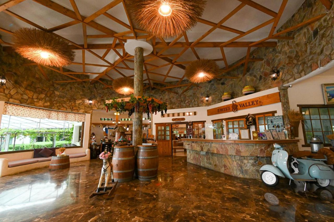 Swiss Valley Hip Resort Suan Phueng Exterior photo