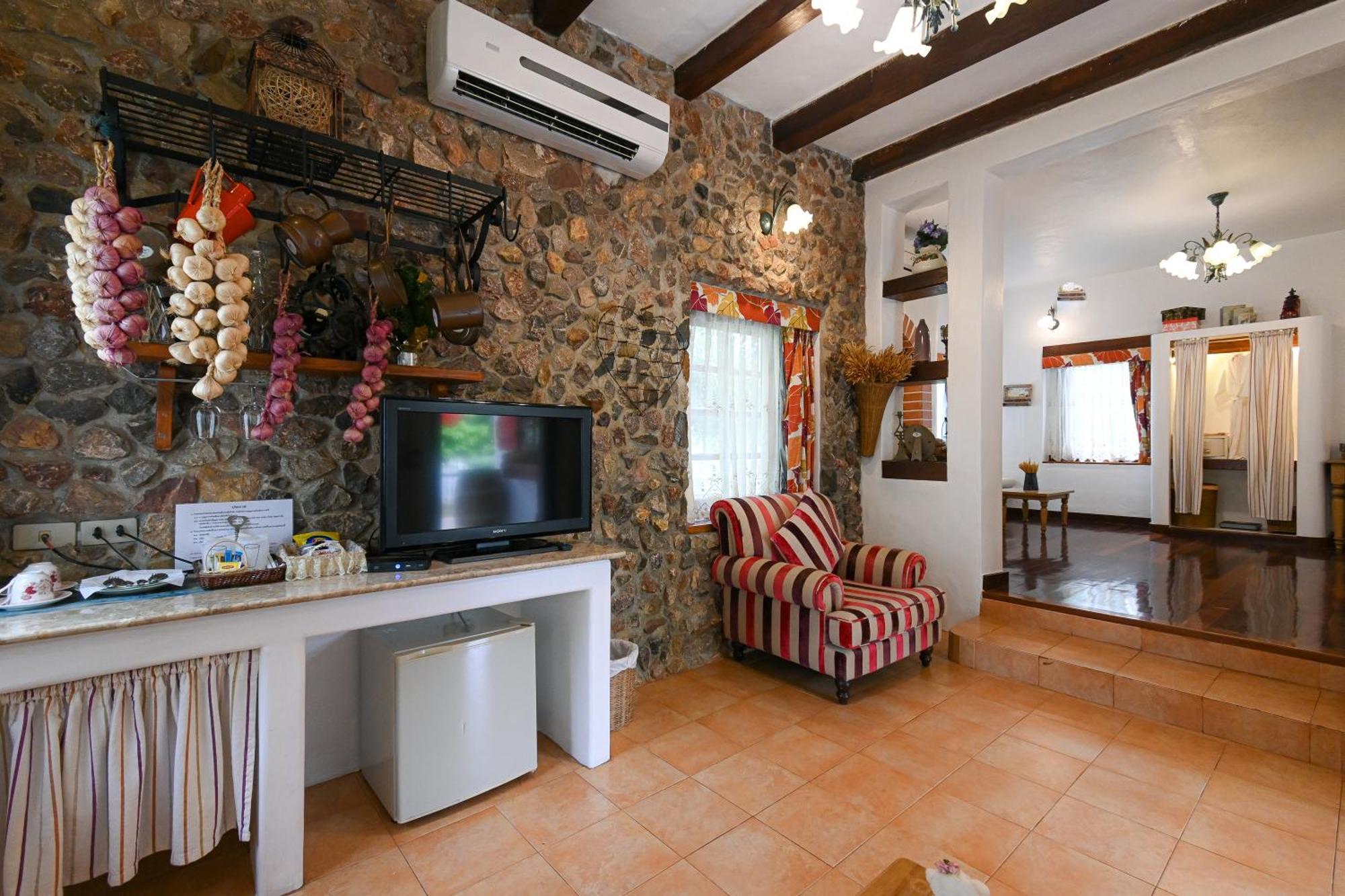 Swiss Valley Hip Resort Suan Phueng Room photo